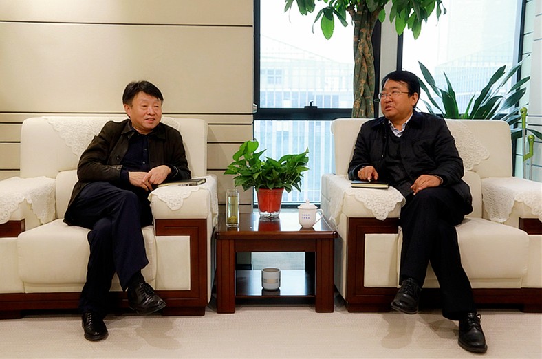 熊良虎会见宝鸡市生态情形局党组书记、局长赵永怀 熊良虎会见宝鸡市生态情形局党组书记、局长赵永怀