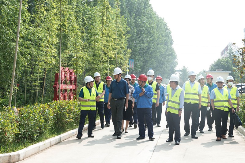 省委组织部副部长范永斌到365体育官网集团调研 省委组织部副部长范永斌到365体育官网集团调研