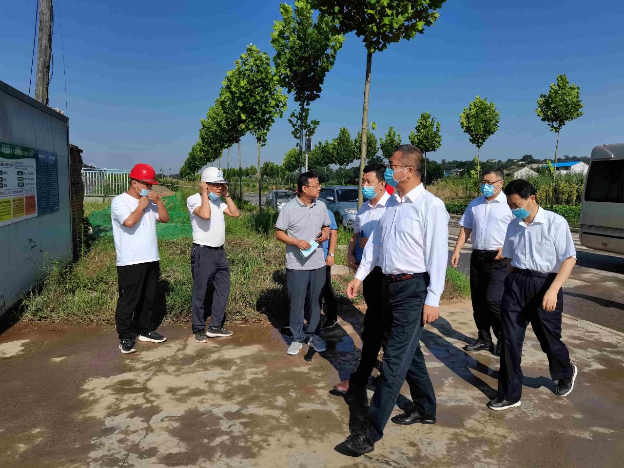 宝鸡市委副书记、市长杨广亭到水情形公司宝鸡蟠龙新区污水处置惩罚厂调研 宝鸡市委副书记、市长杨广亭到水情形公司宝鸡蟠龙新区污水处置惩罚厂调研