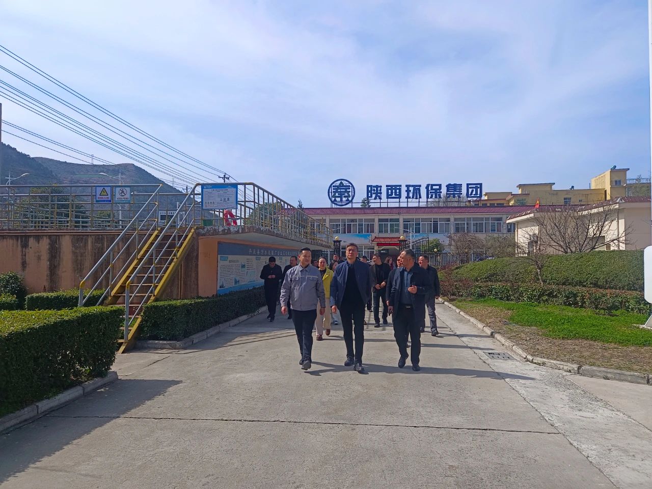 商洛市人大常委会副主任赵军到水情形公司丹凤县污水处置惩罚厂调研 商洛市人大常委会副主任赵军到水情形公司丹凤县污水处置惩罚厂调研